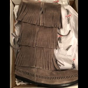 Minnetonka Women’s 3 Layer Fringe Boots